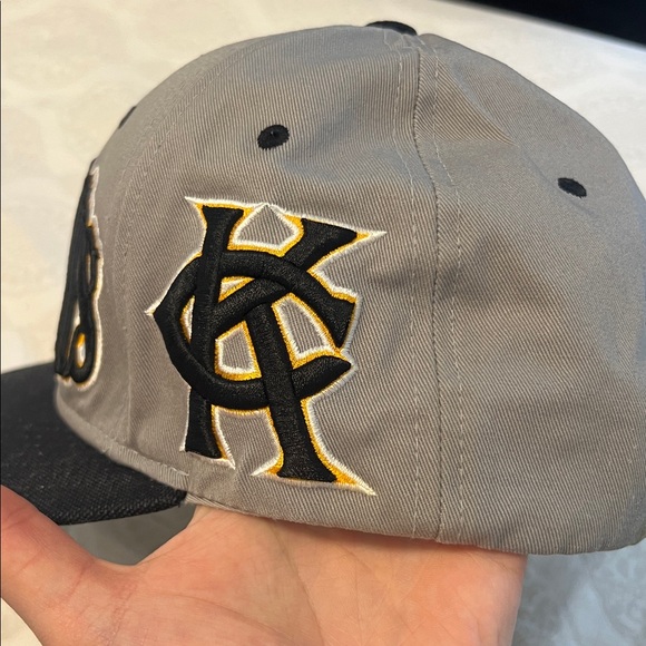 Stall & Dean Y2K Monarch’s Hat - Picture 9 of 9